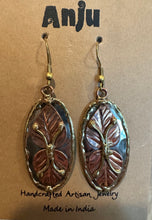 Load image into Gallery viewer, Leaf earrings
